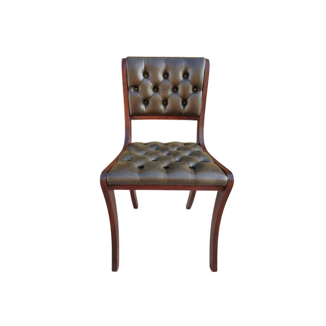 Set of 8 high-quality iconic green leather chesterfield dining chairs