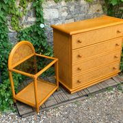 Dresser and its bedside table in rattan caning and vintage oak from the 1970s.