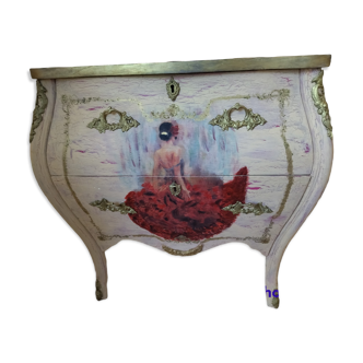 Commode galbée