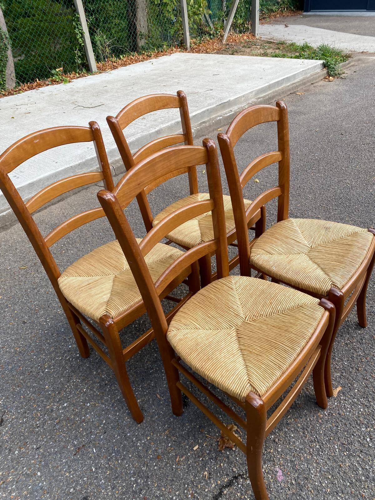 Lot de 4 chaises campagnard bois massif paillées 1980