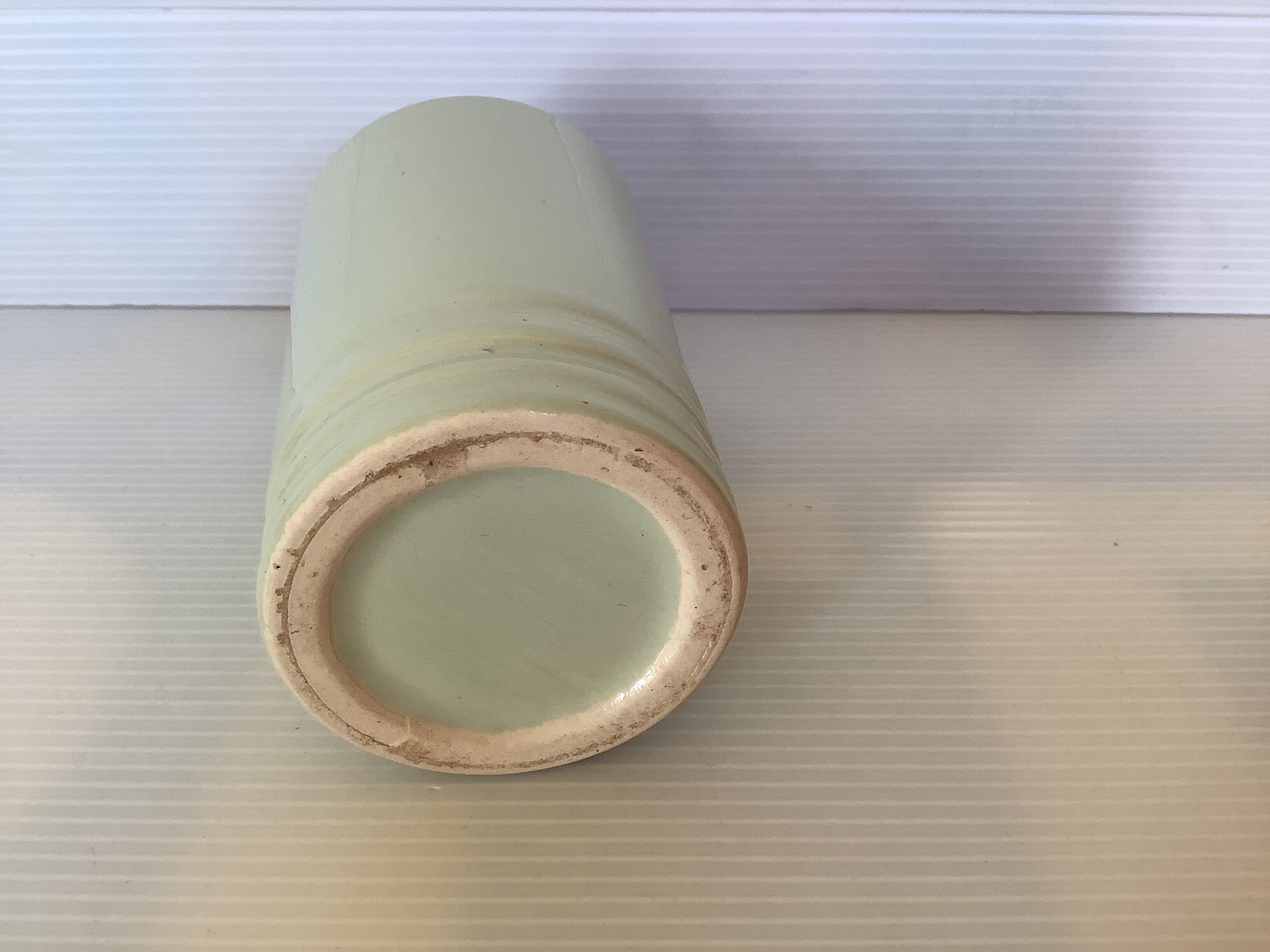 Pale green pencil pot