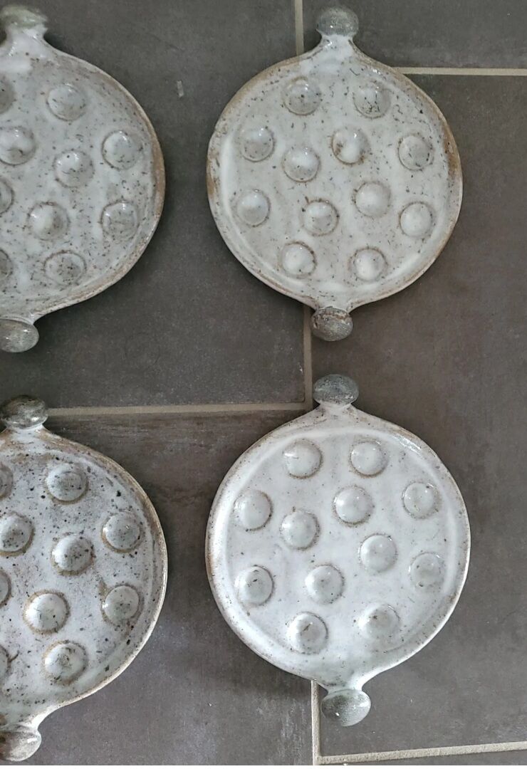 6 ceramic snail plates