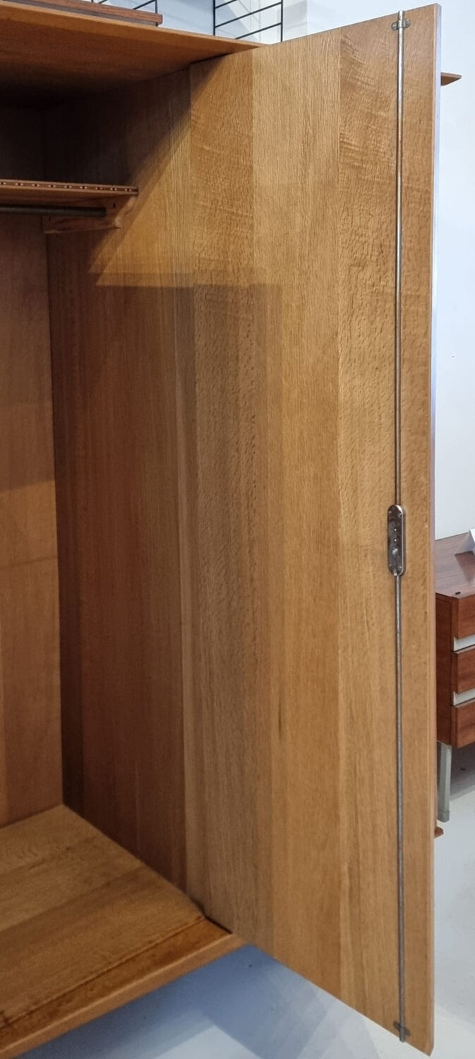 Armoire du milieu du siècle