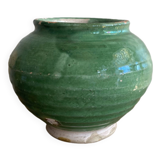 Pottery vase