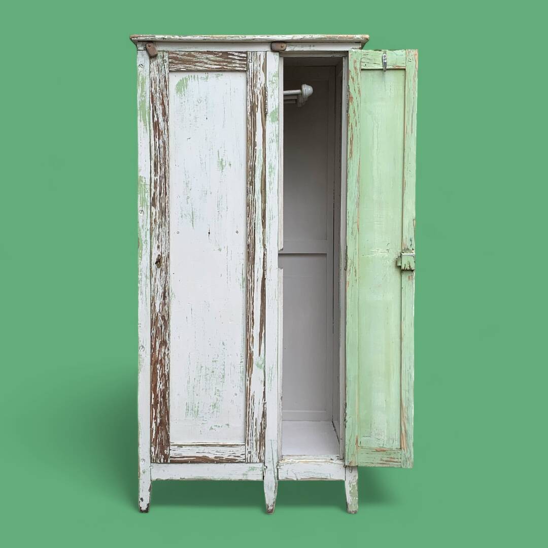 Parisian workshop cabinet 1940