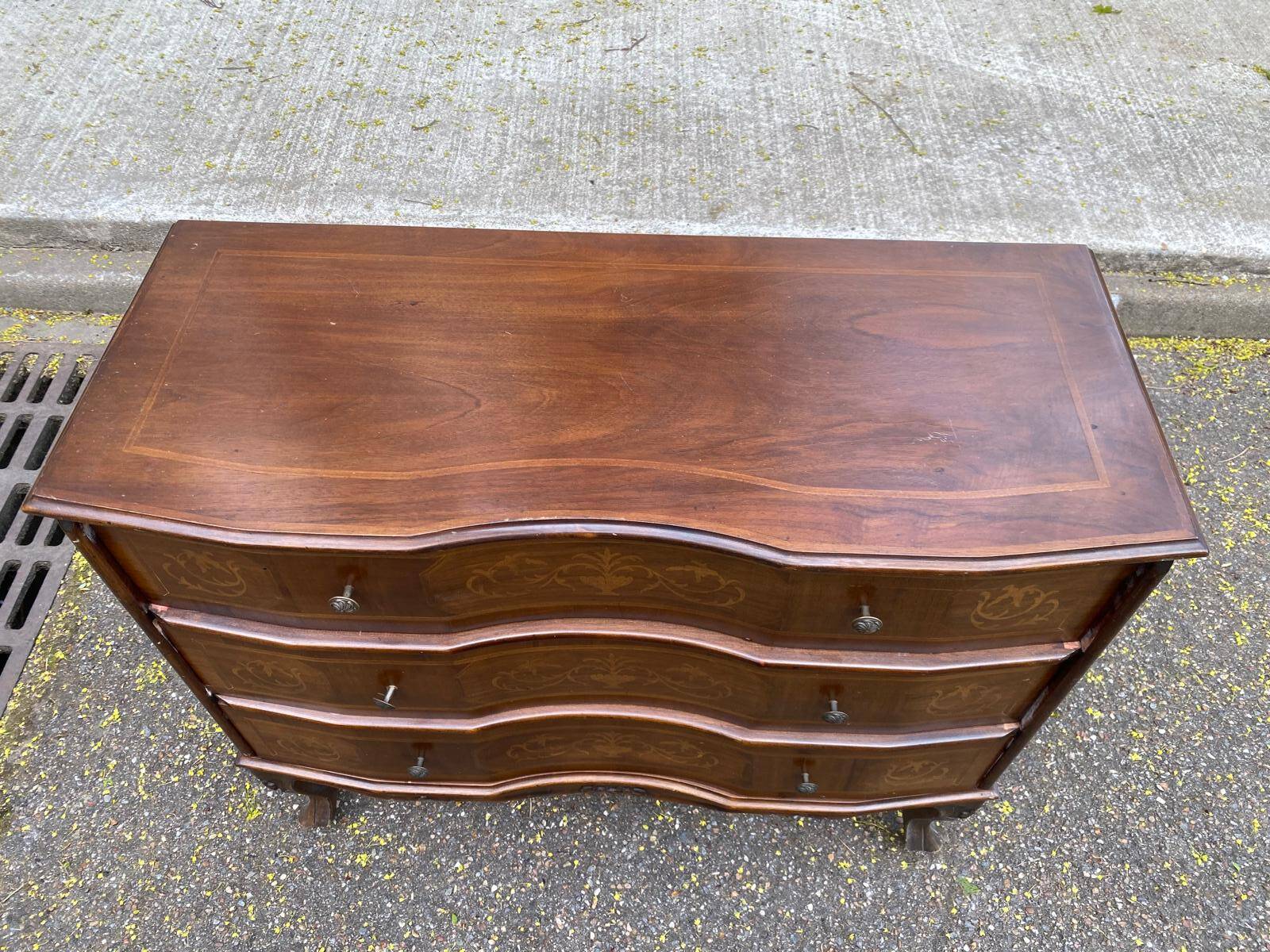 Commode chinoise vintage en bois avec décoration