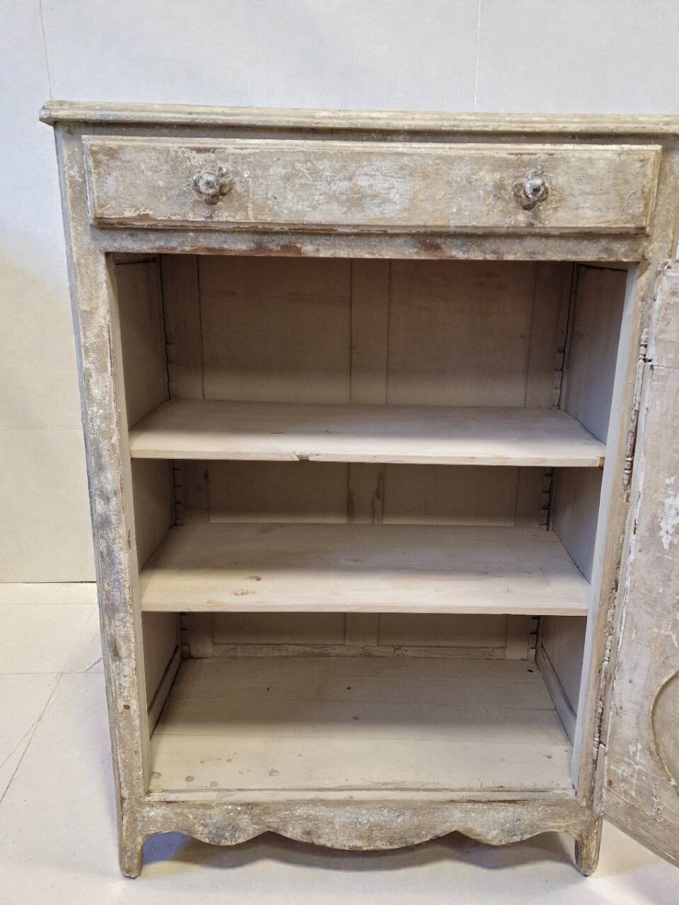 Antique 1-door buffet/patina jam cupboard