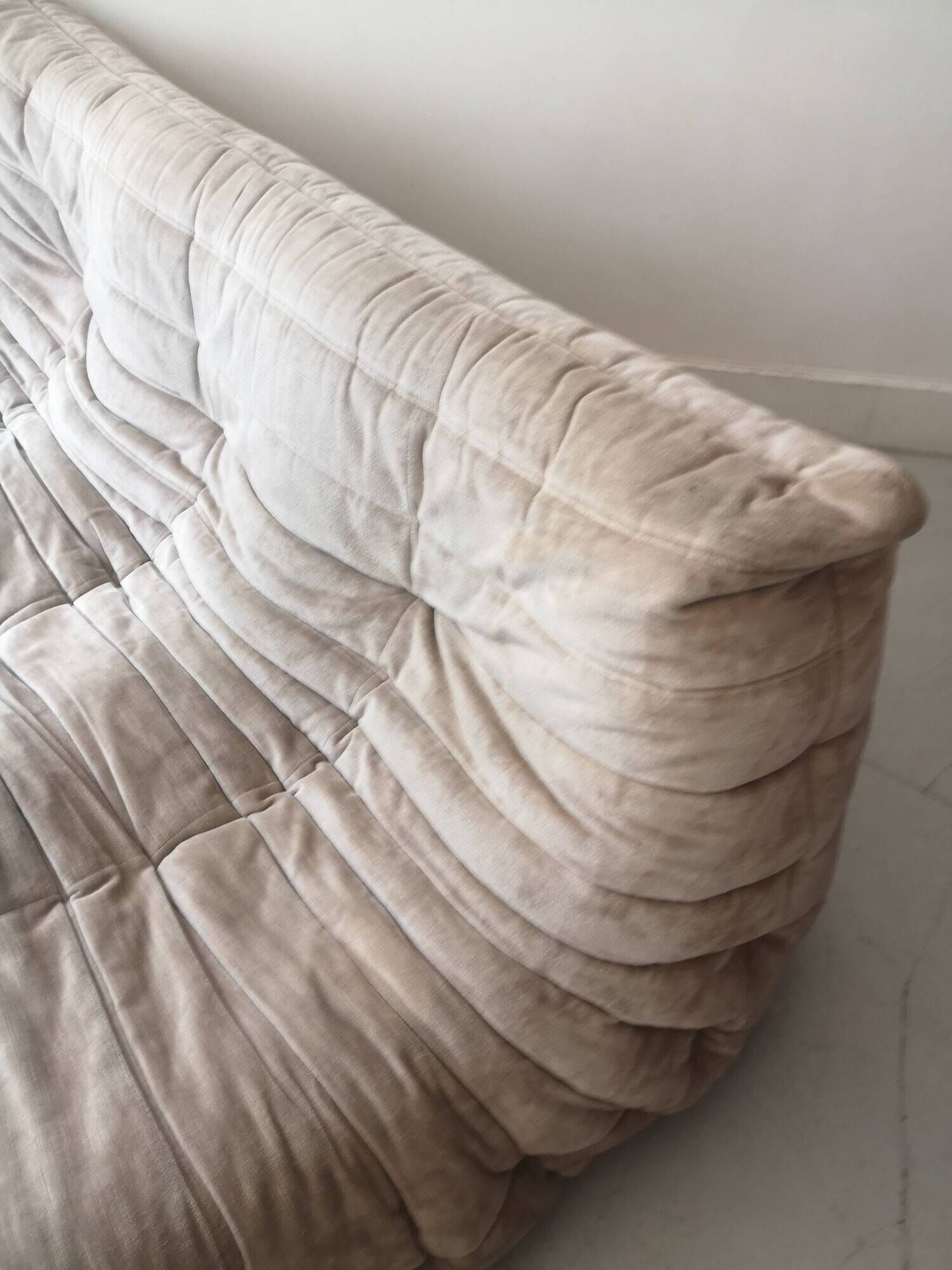 TOGO 3-seater sofa in beige velvet, Ligne Roset edition 1970
