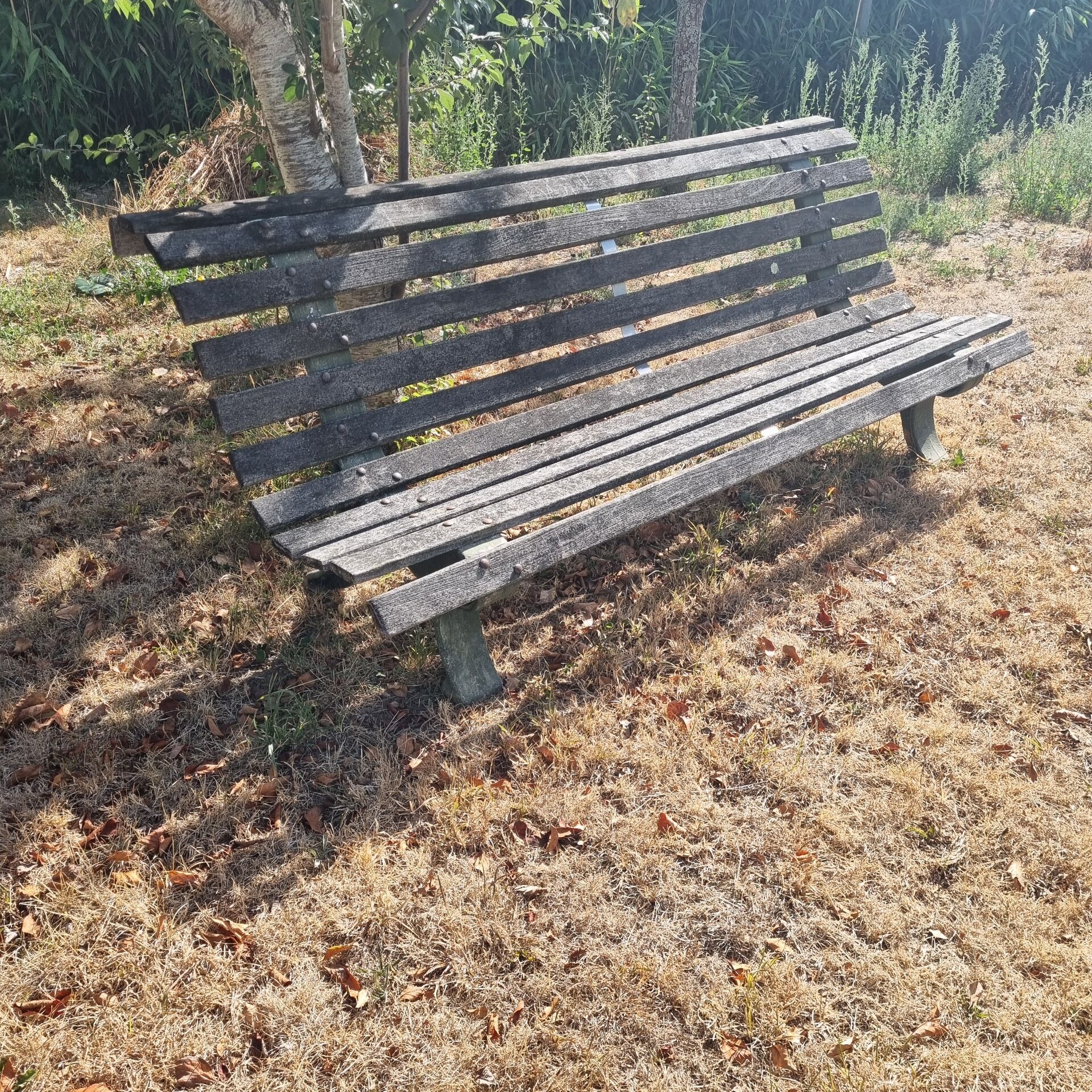 Banc fonte et bois, ancien banc public