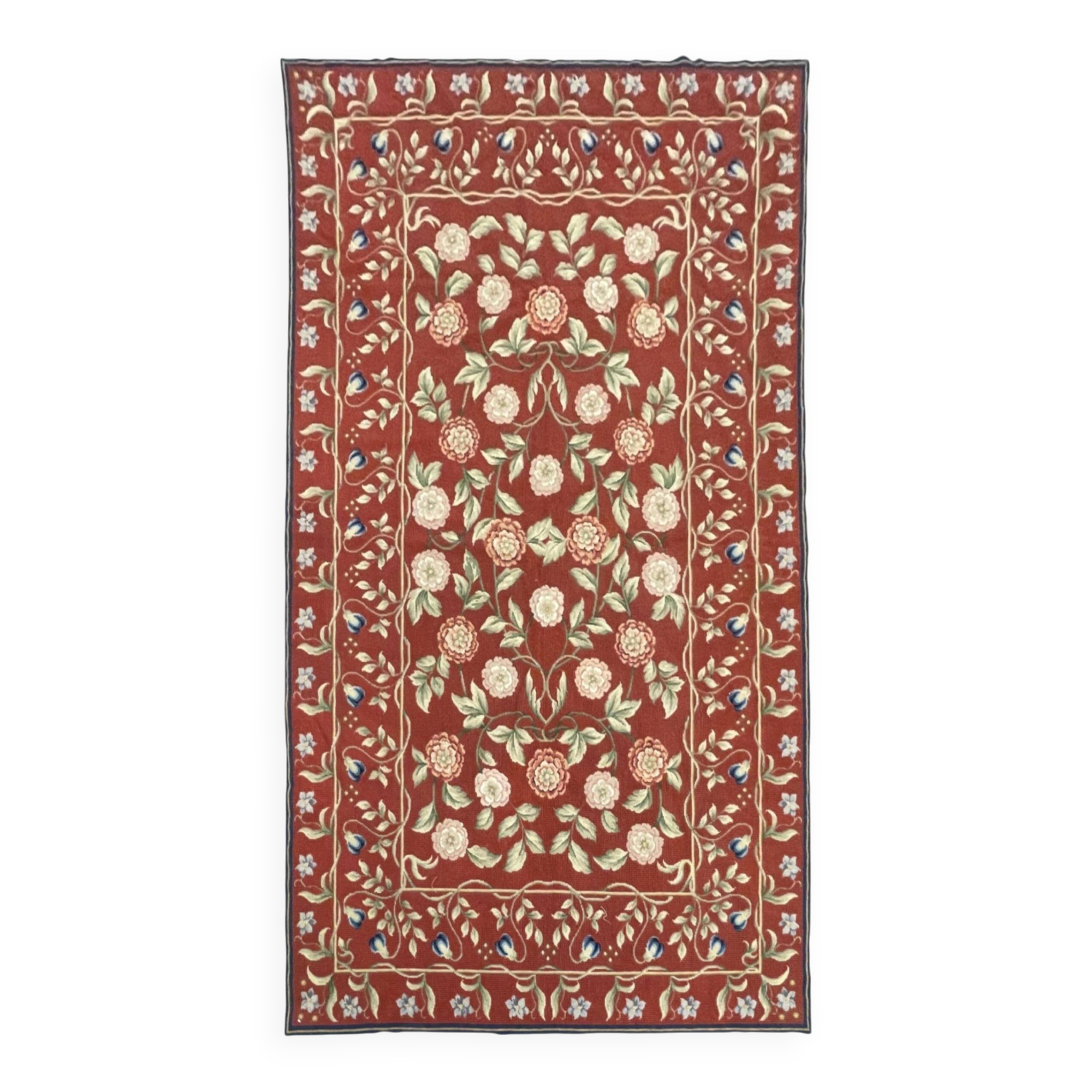 Tapis traditionnel bordeaux style Aubusson floral en laine tissé à la main en point de croix