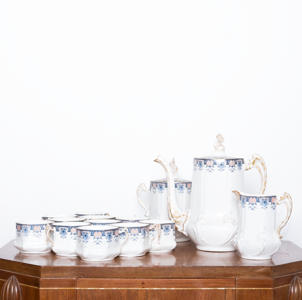 Coffee or tea service