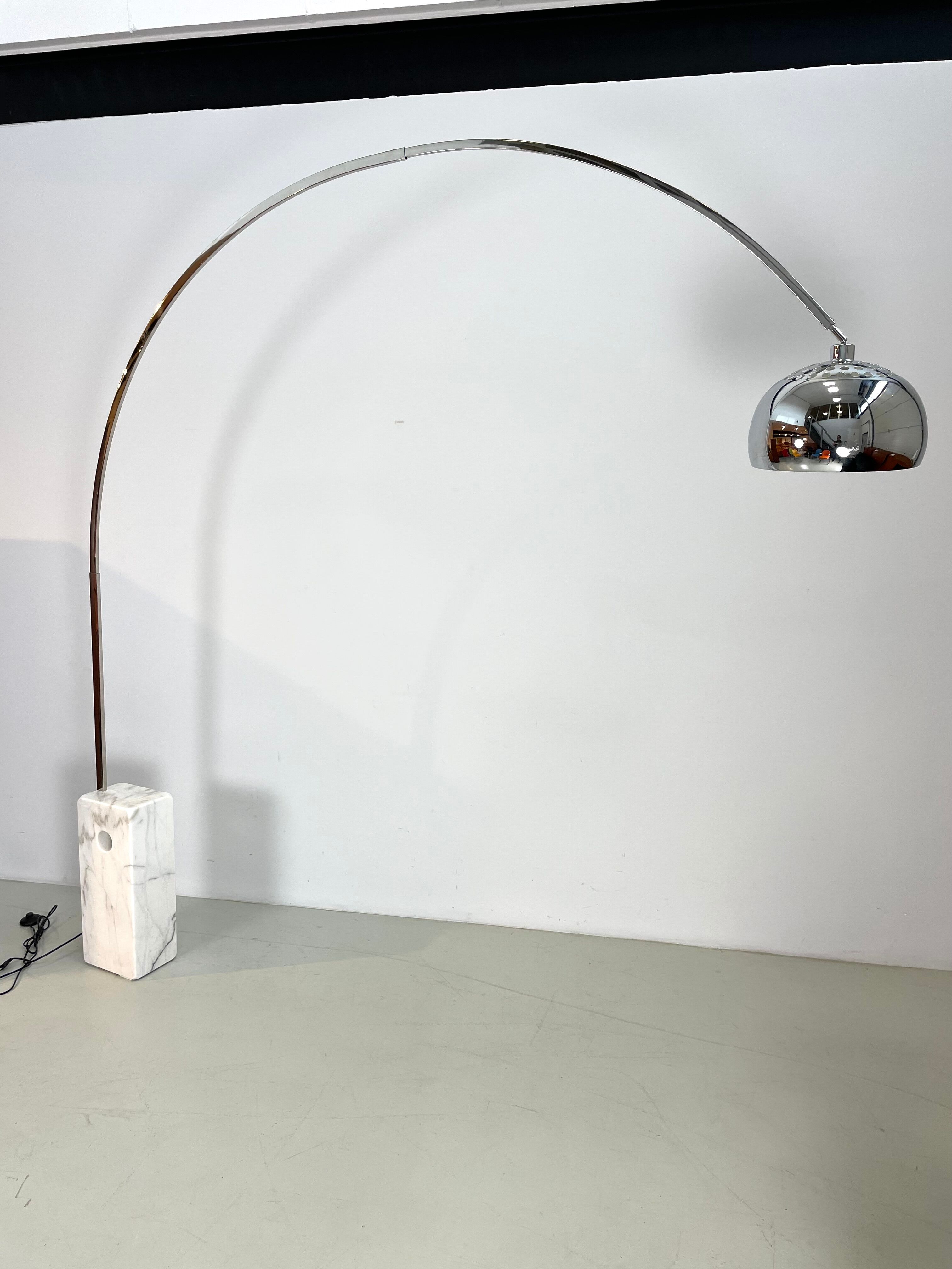 Design arc floorlamp with marble base