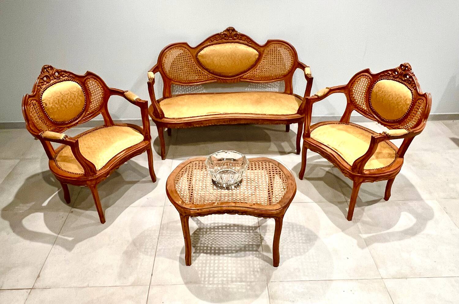 Louis XVI living room, four fluted and molded rooms