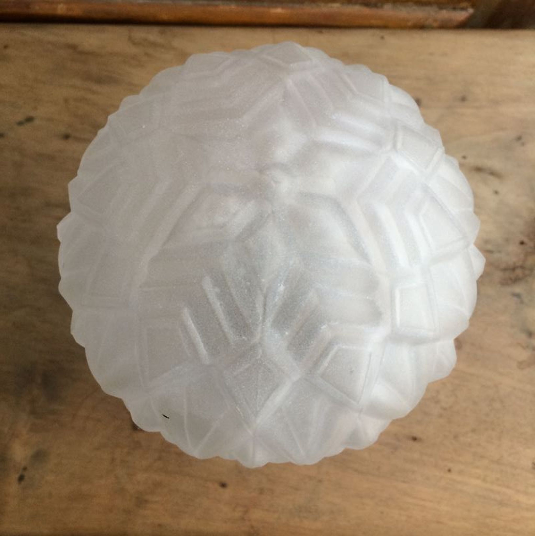 Plafonnier art déco verre givré