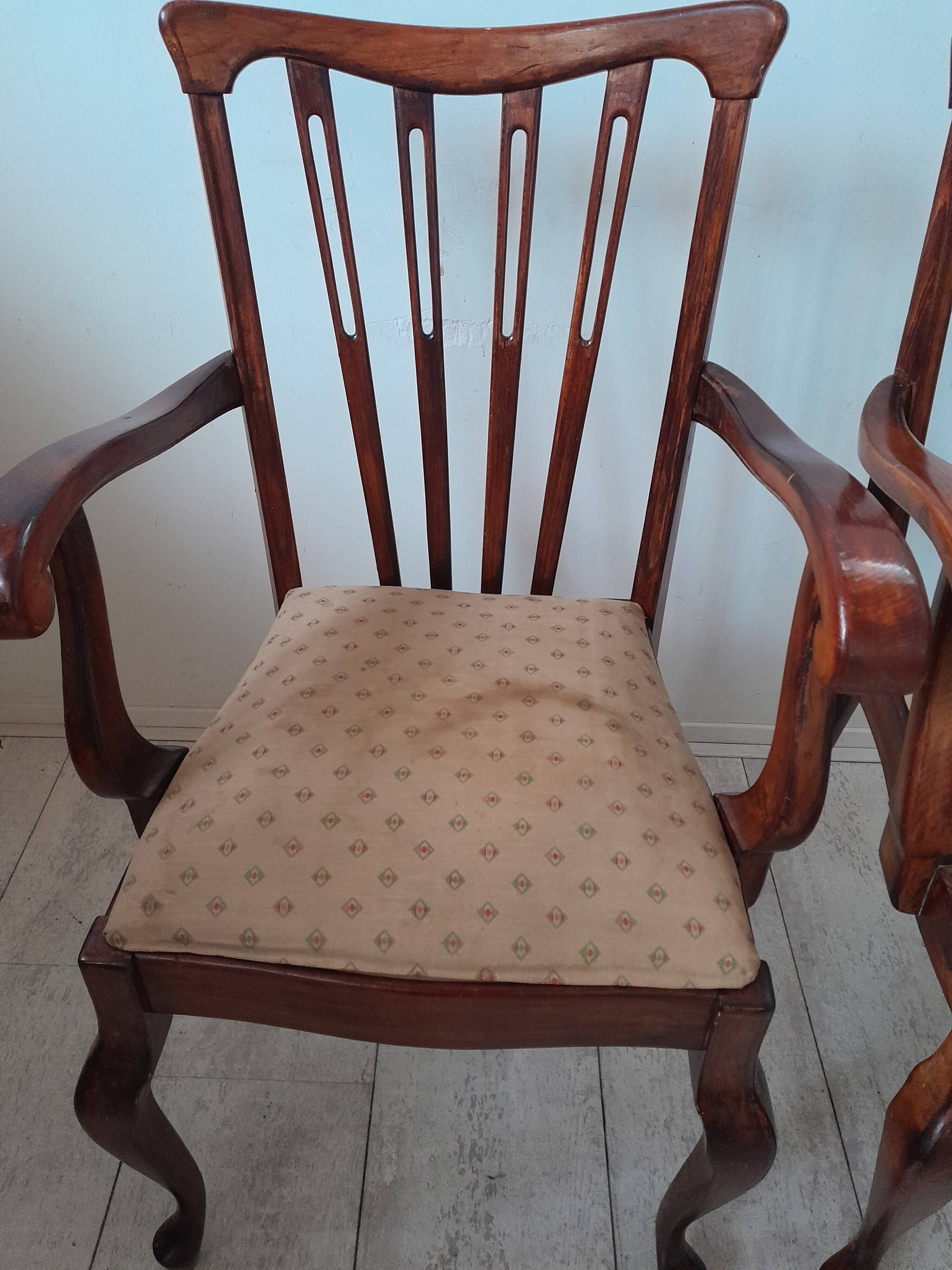 Paire de fauteuils de style Queen Anne originaux