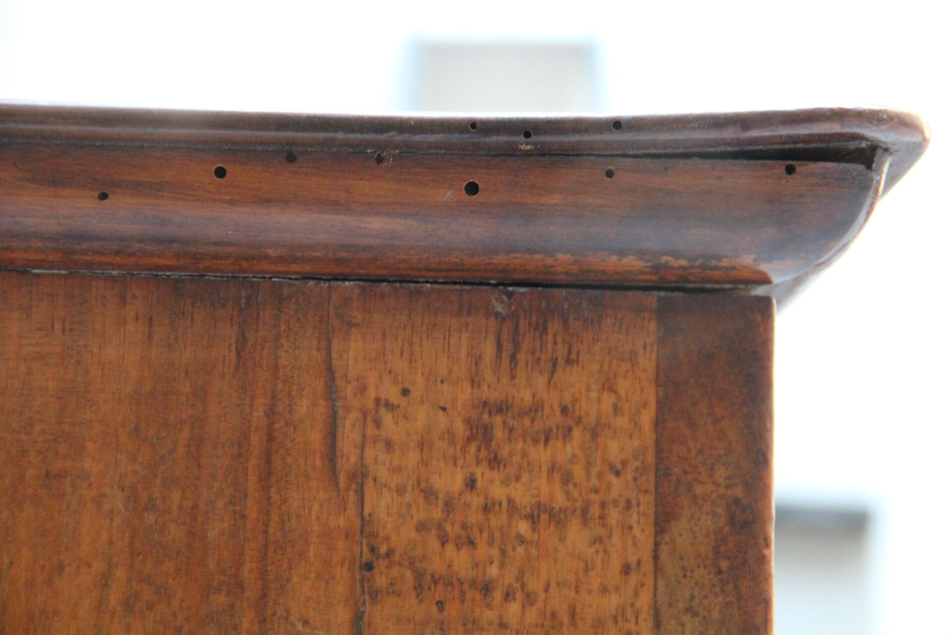 Louis Philippe's dresser in walnut magnifying glass XIX