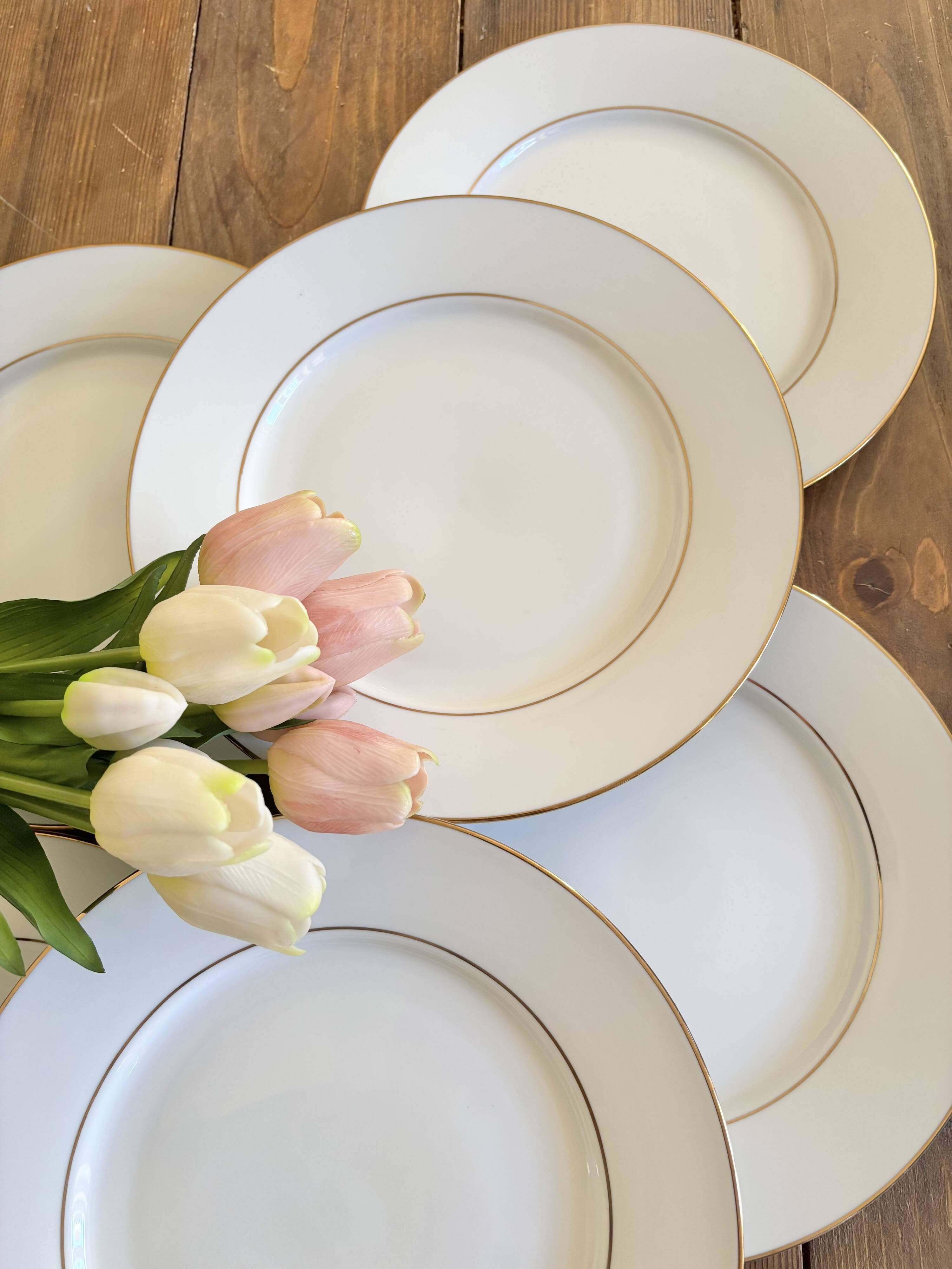 6 flat plates in cottage porcelain