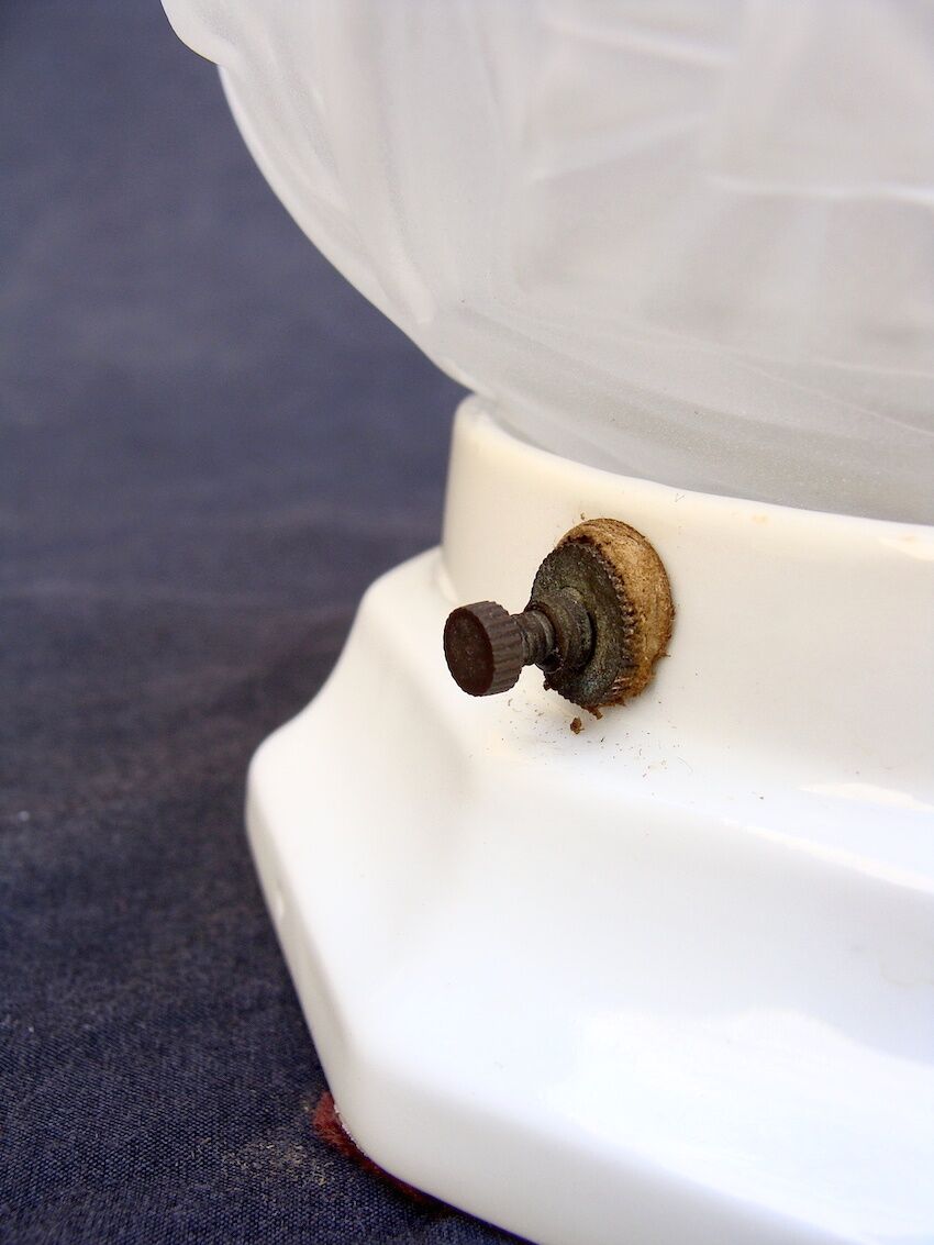 1930 bedside lamp watch