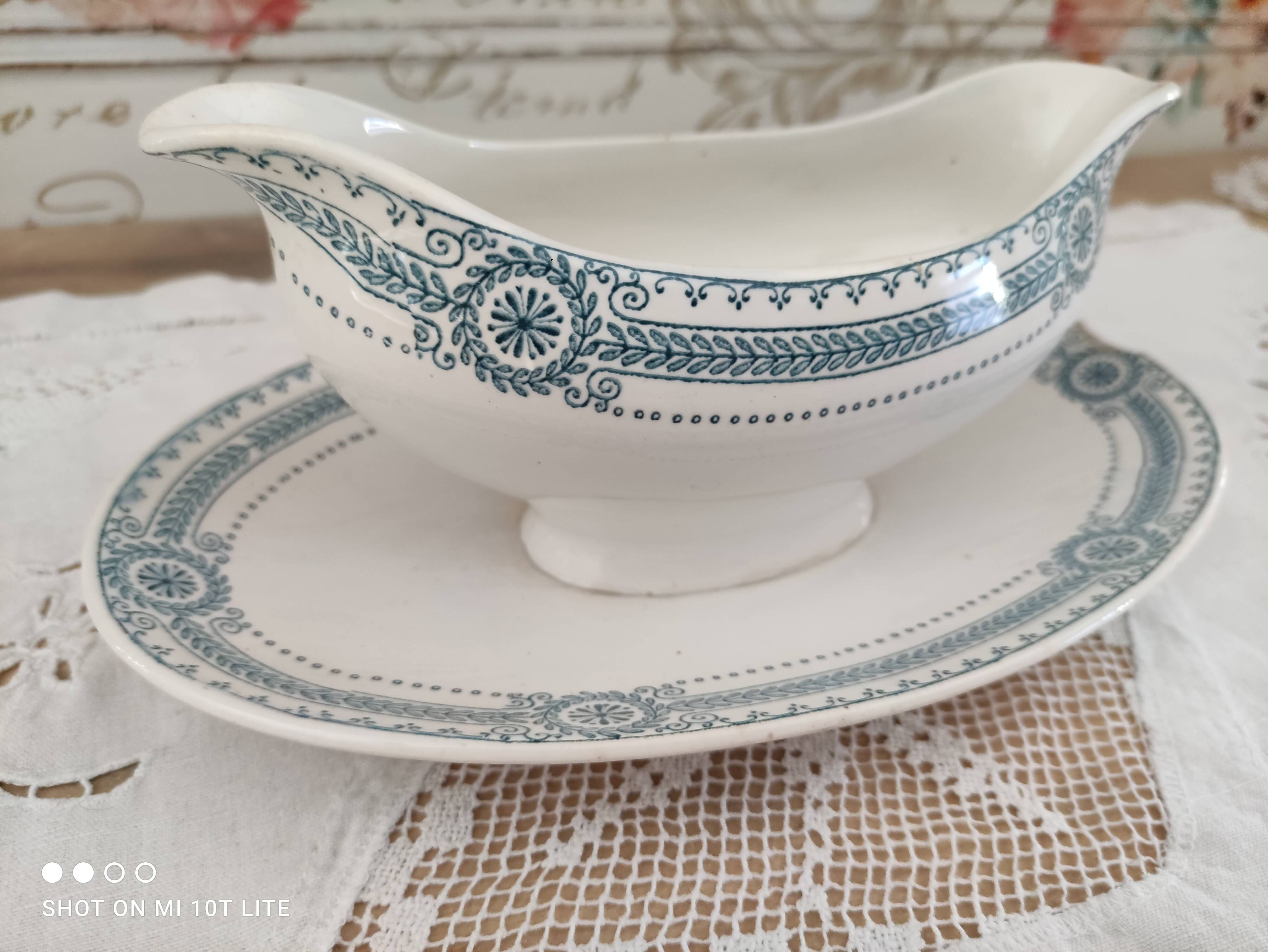 Saaucière in iron earth sarreguemines model carina decoration blue frieze