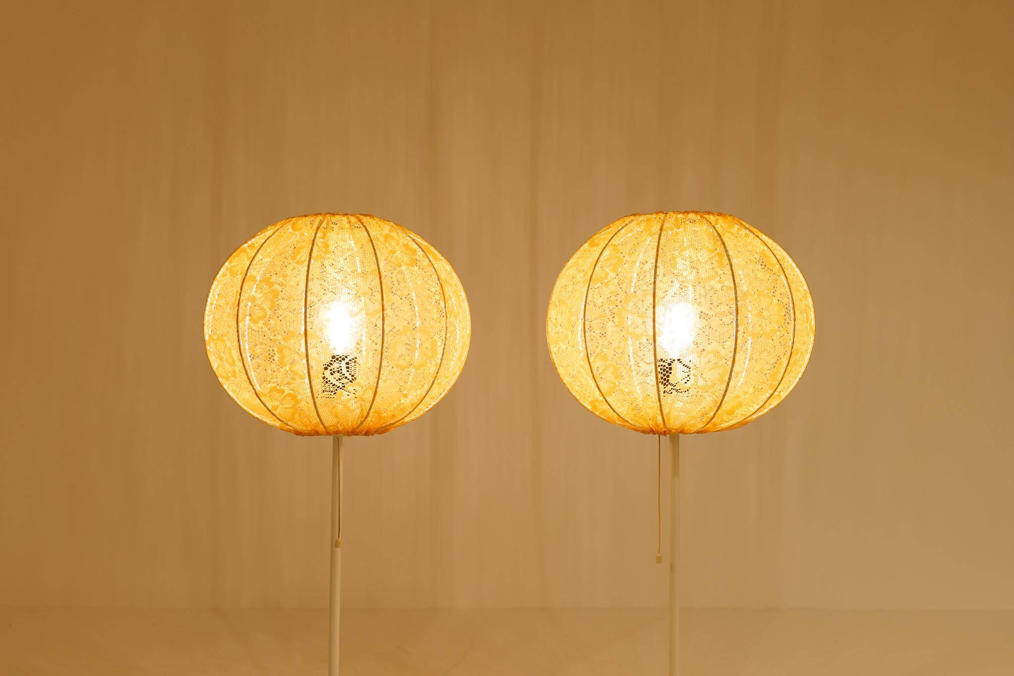 Pair of Bergboms B-024 mid-century modern table lamps, 1960s, Sweden.