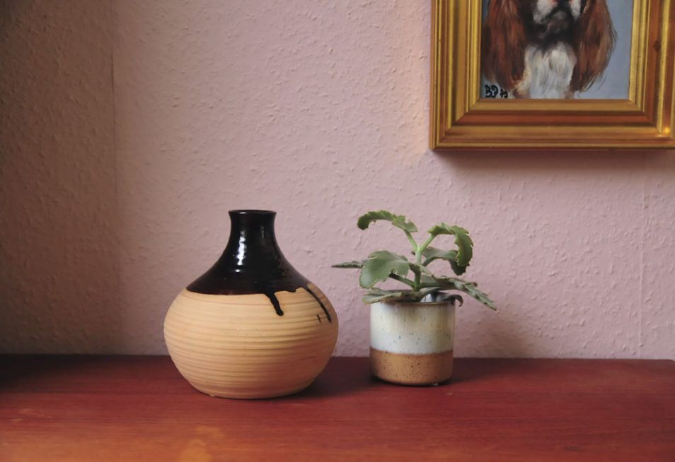 Salmon pink vase with brown top, Lund Danmark