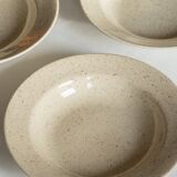 6 plates in speckled beige stoneware