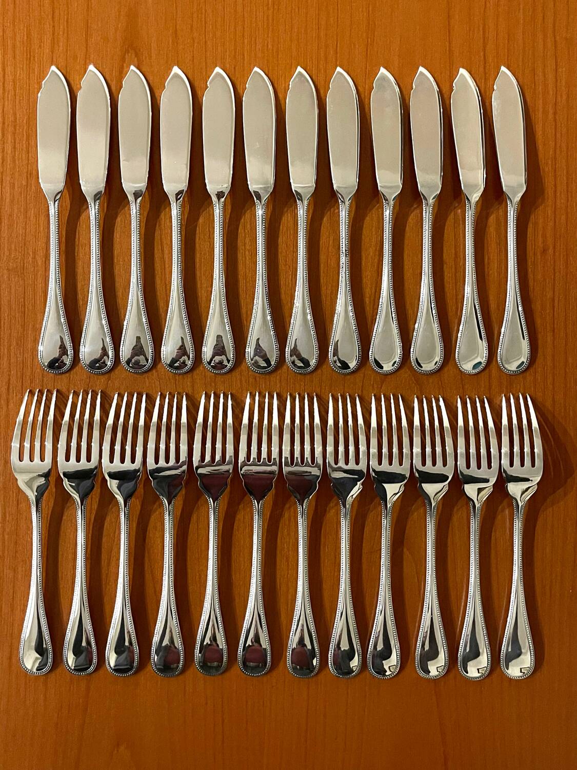 Christofle pearls 12 fish cutlery 24 pieces excellent condition