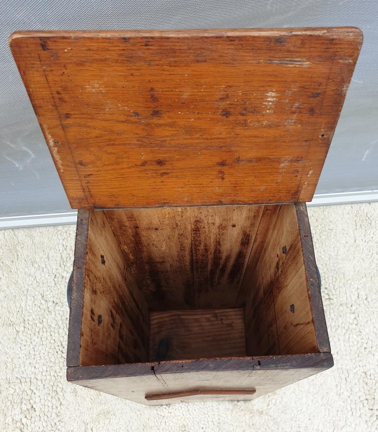 Vintage bread hutch 1940 diamonds