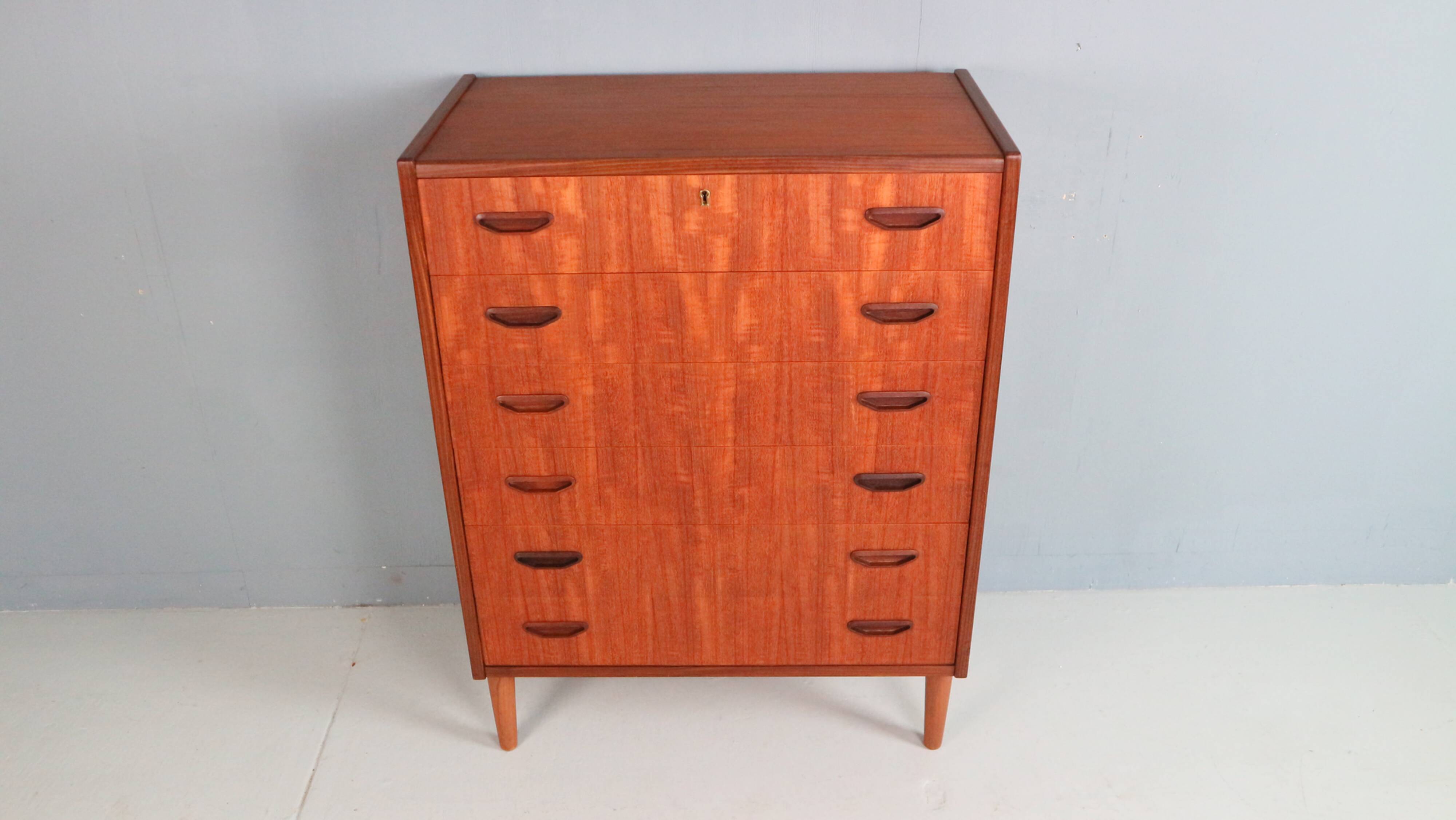 Commode moderne à six tiroirs du milieu du siècle, en teck, Danemark, années 1960