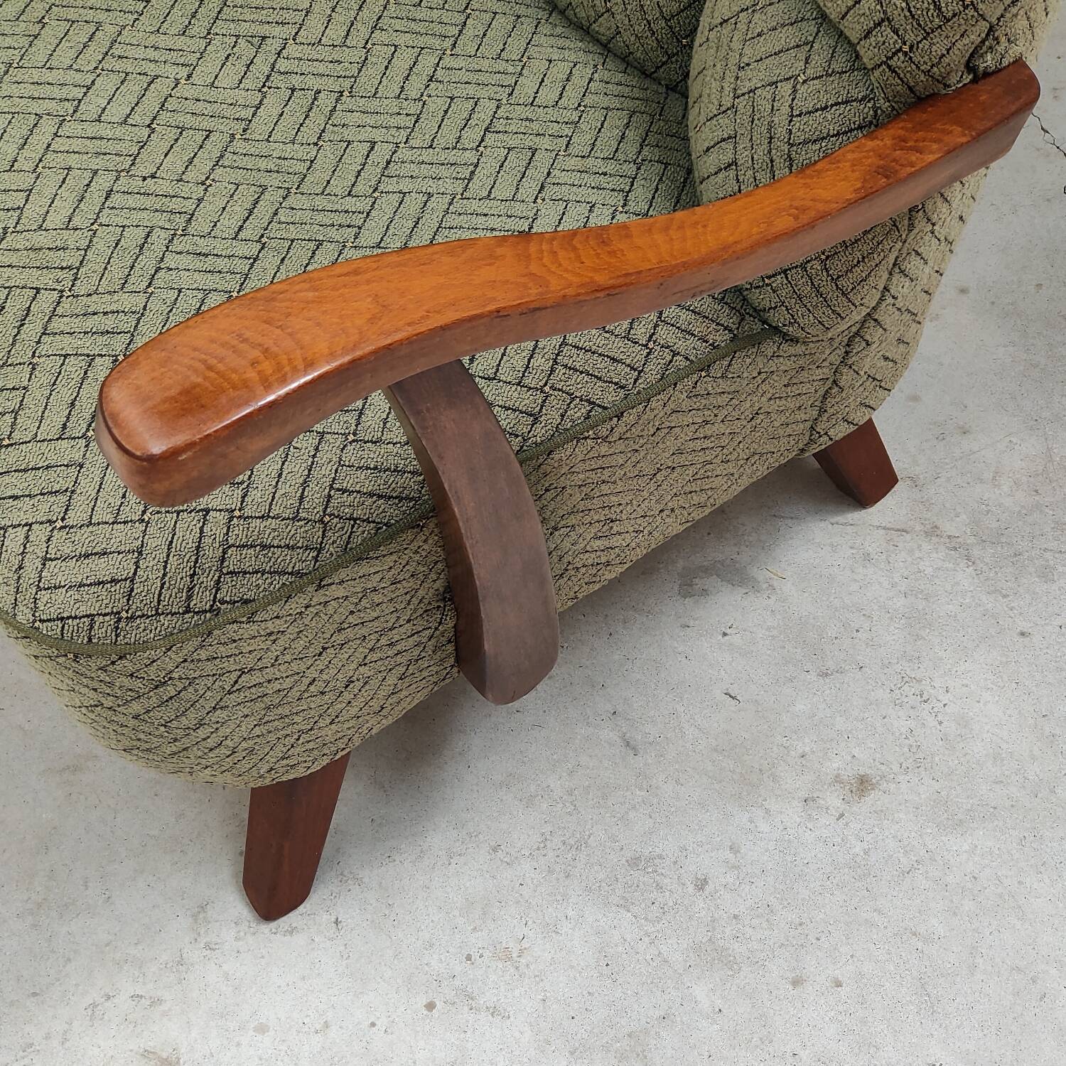Paire de fauteuils Halabala vert par Druzba Bratislava B-609 année 59
