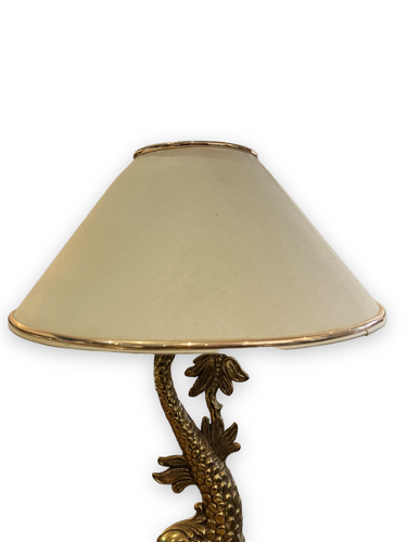 Paire de lampe en bronze et laiton doré modèle au dauphin