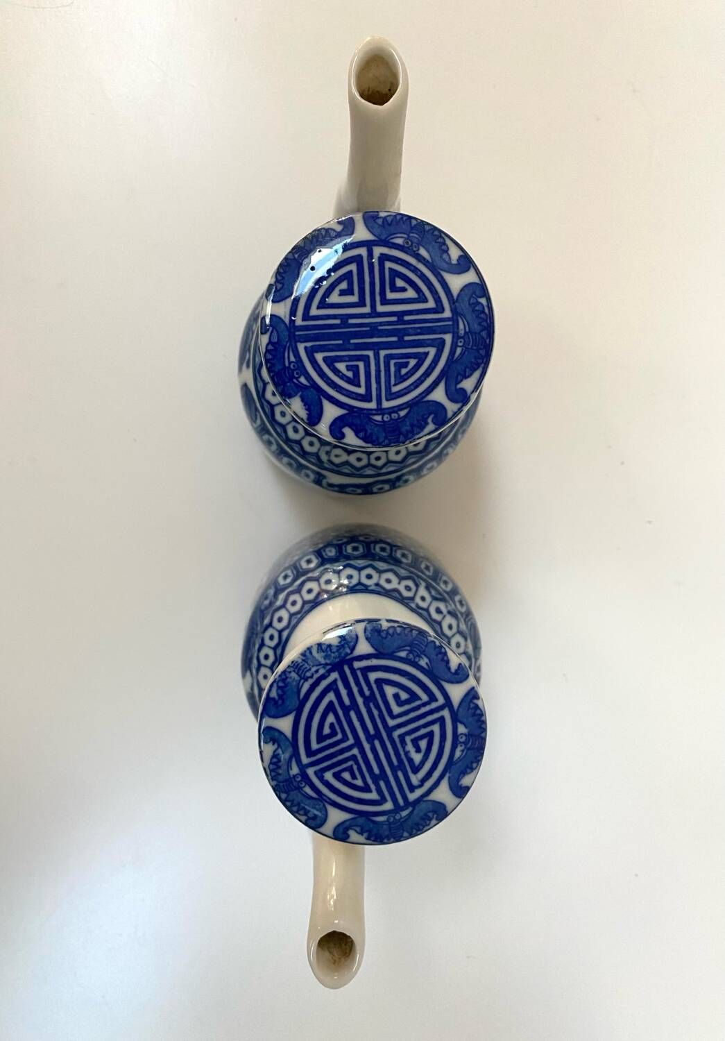 Pair of Chinese porcelain jugs from the 1950s.