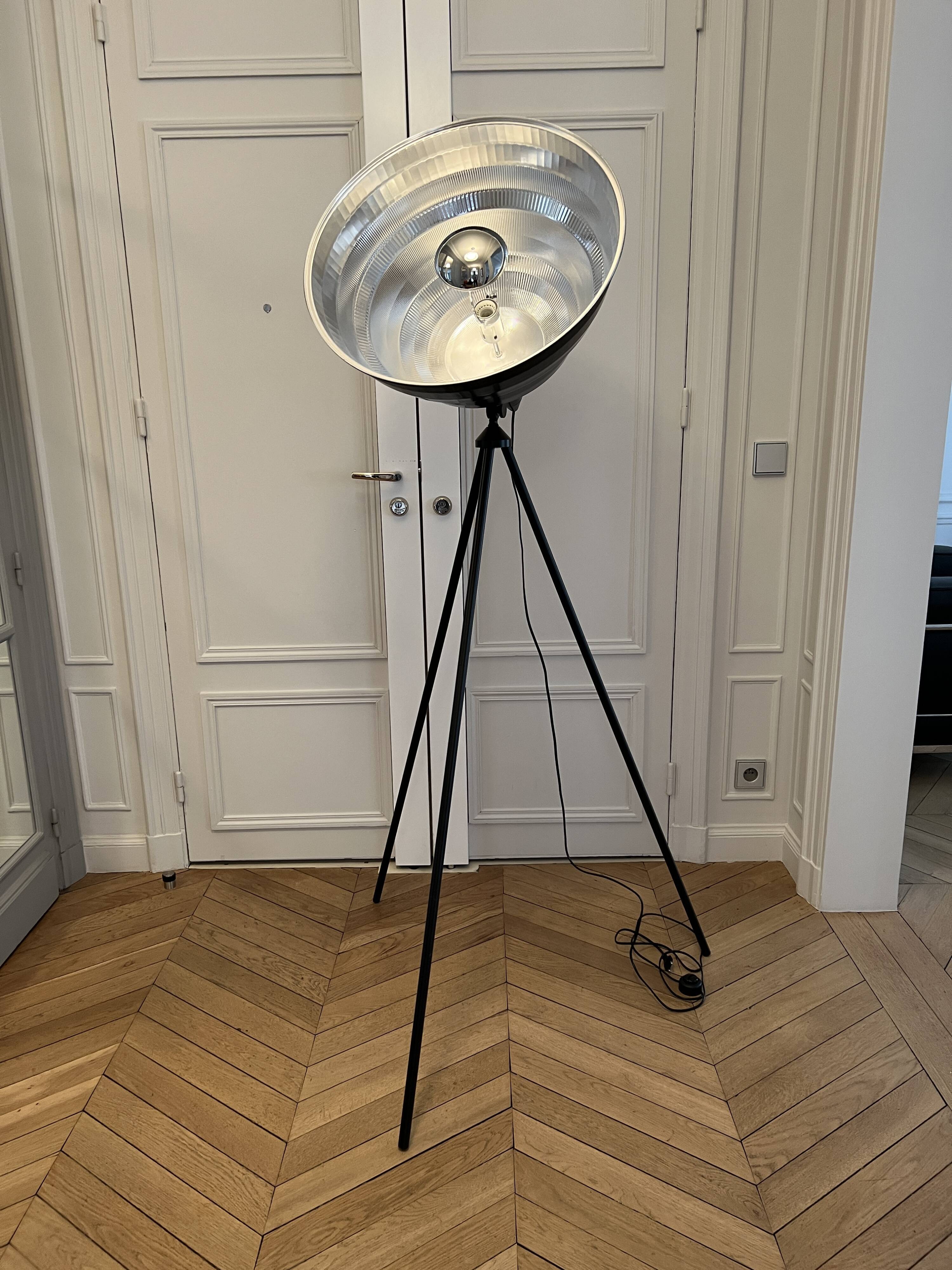 Photographic Giant floor lamp 168cm in black metal - Habitat