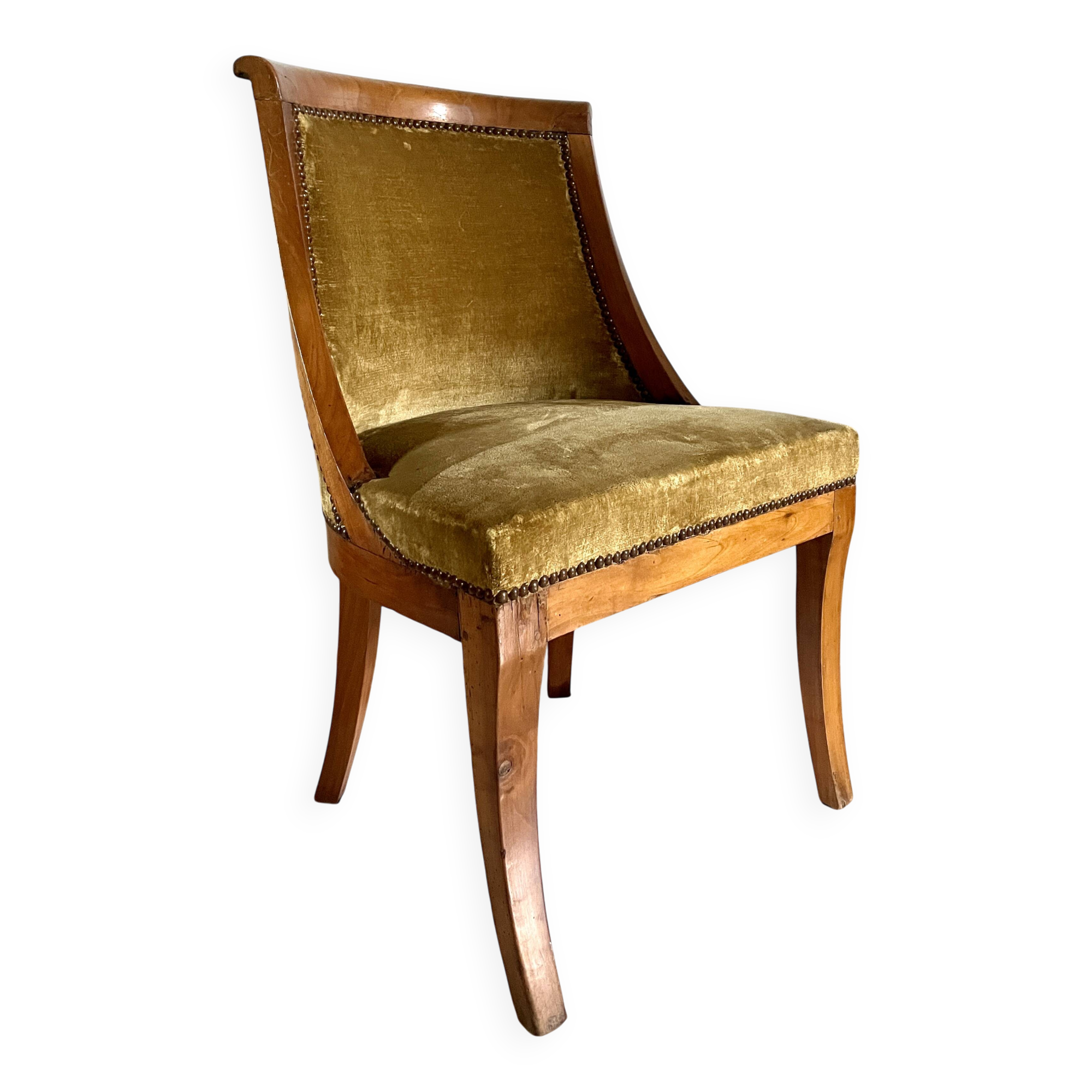 Chaise gondole en velours côtelé jaune moutarde