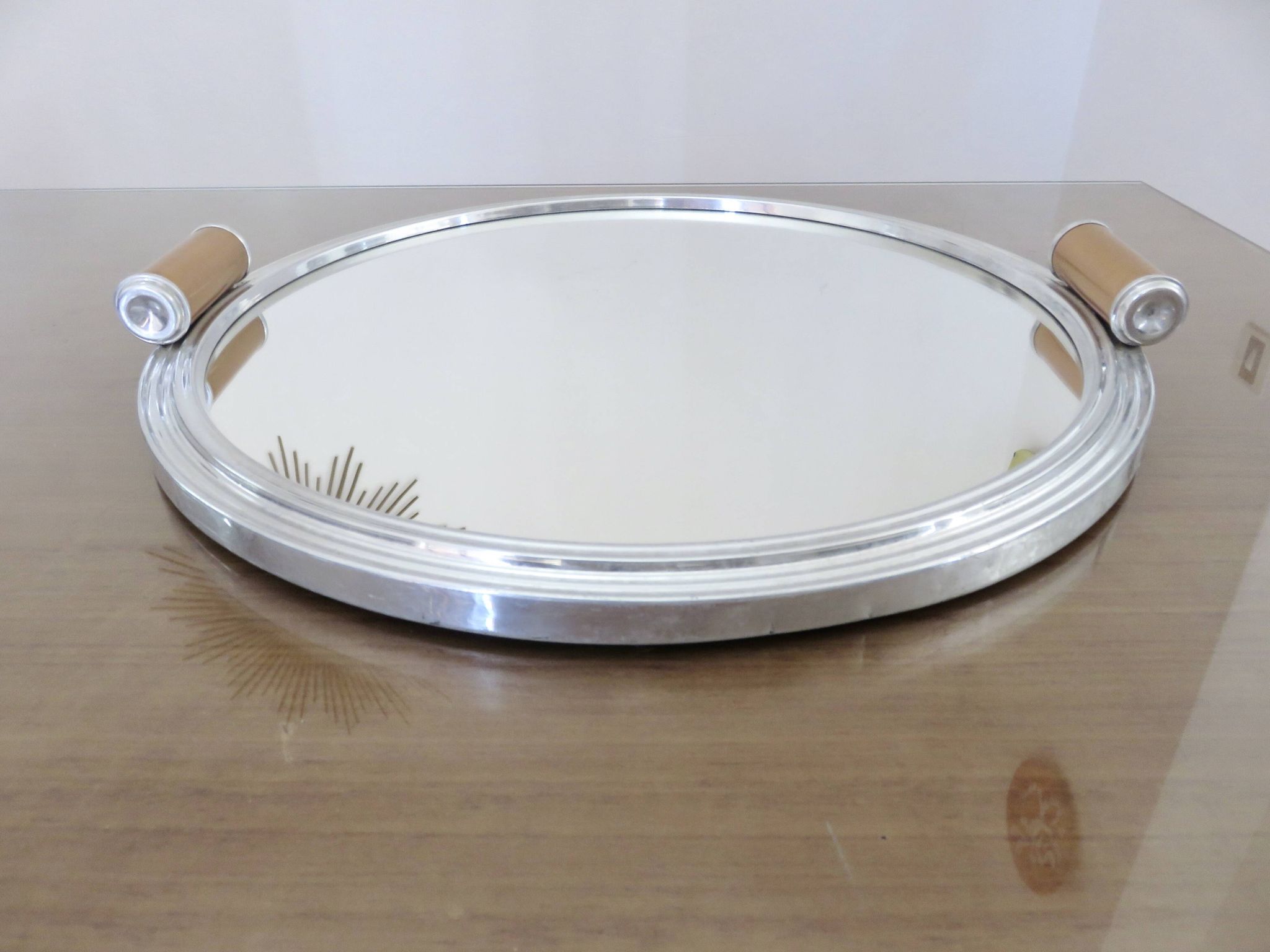 Very large round mirrored tray, in aluminium, 45cm, France, 1950