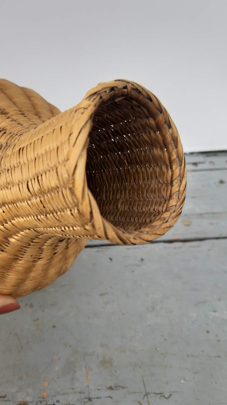 Vase bouteille vintage en osier