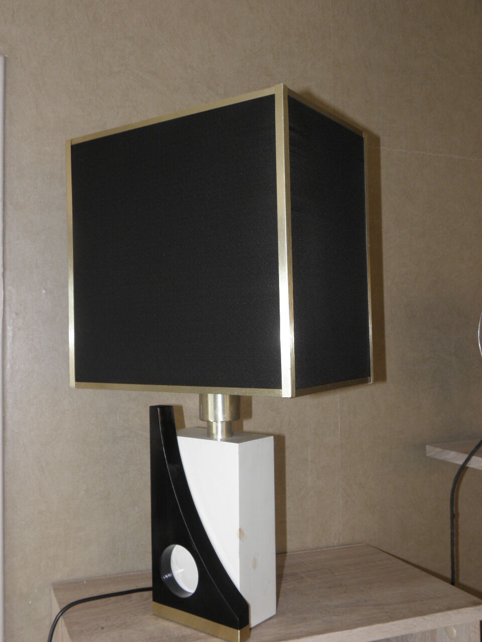 Vintage black white table lamp