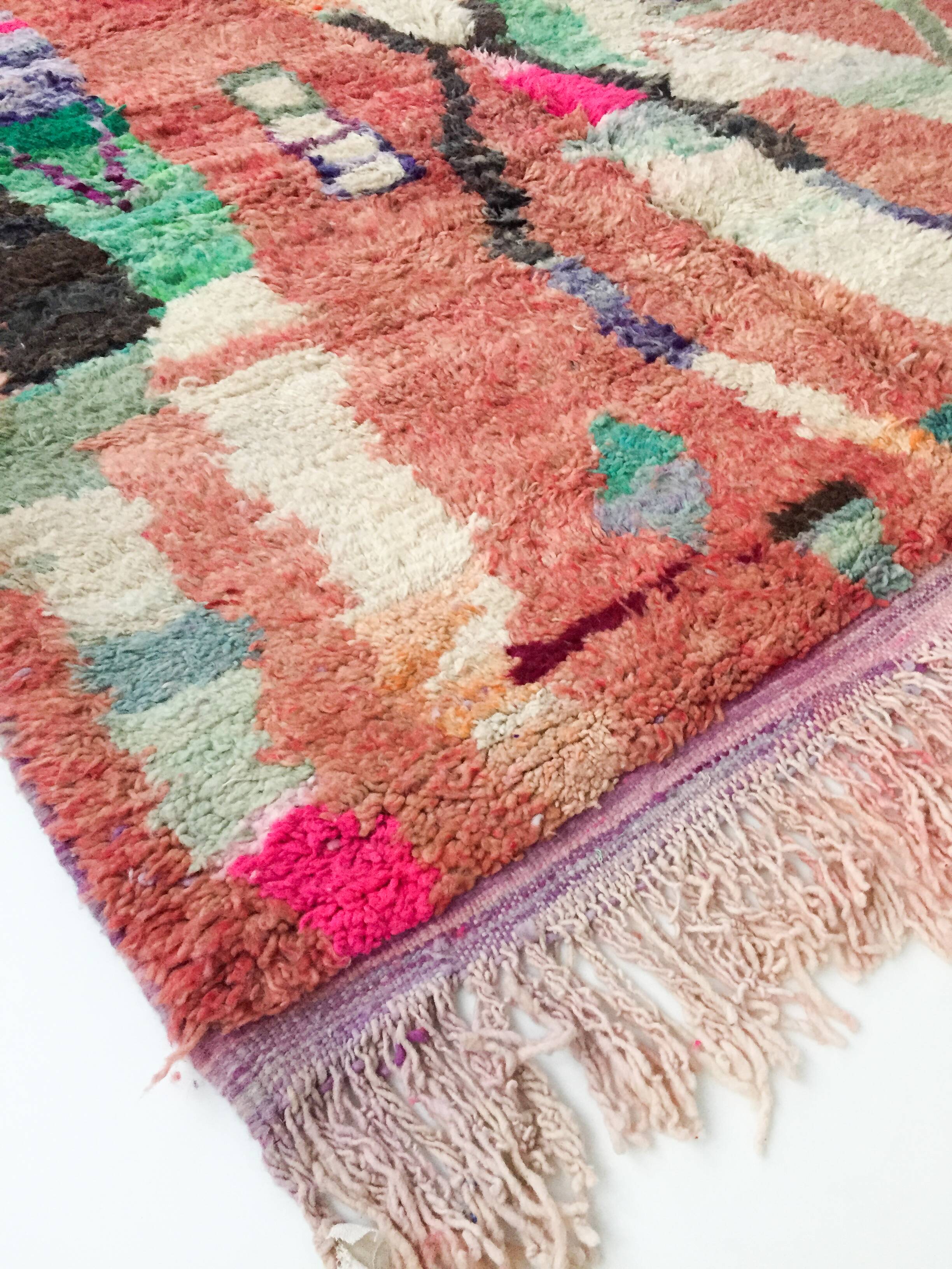 Tapis berbère marocain Boujaad neuf rouge et couleurs 2,43x1,63m