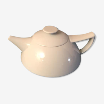 White ceramic teapot stamped Kaiser W. Germany