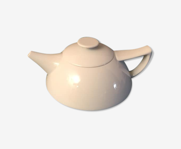 White ceramic teapot stamped Kaiser W. Germany