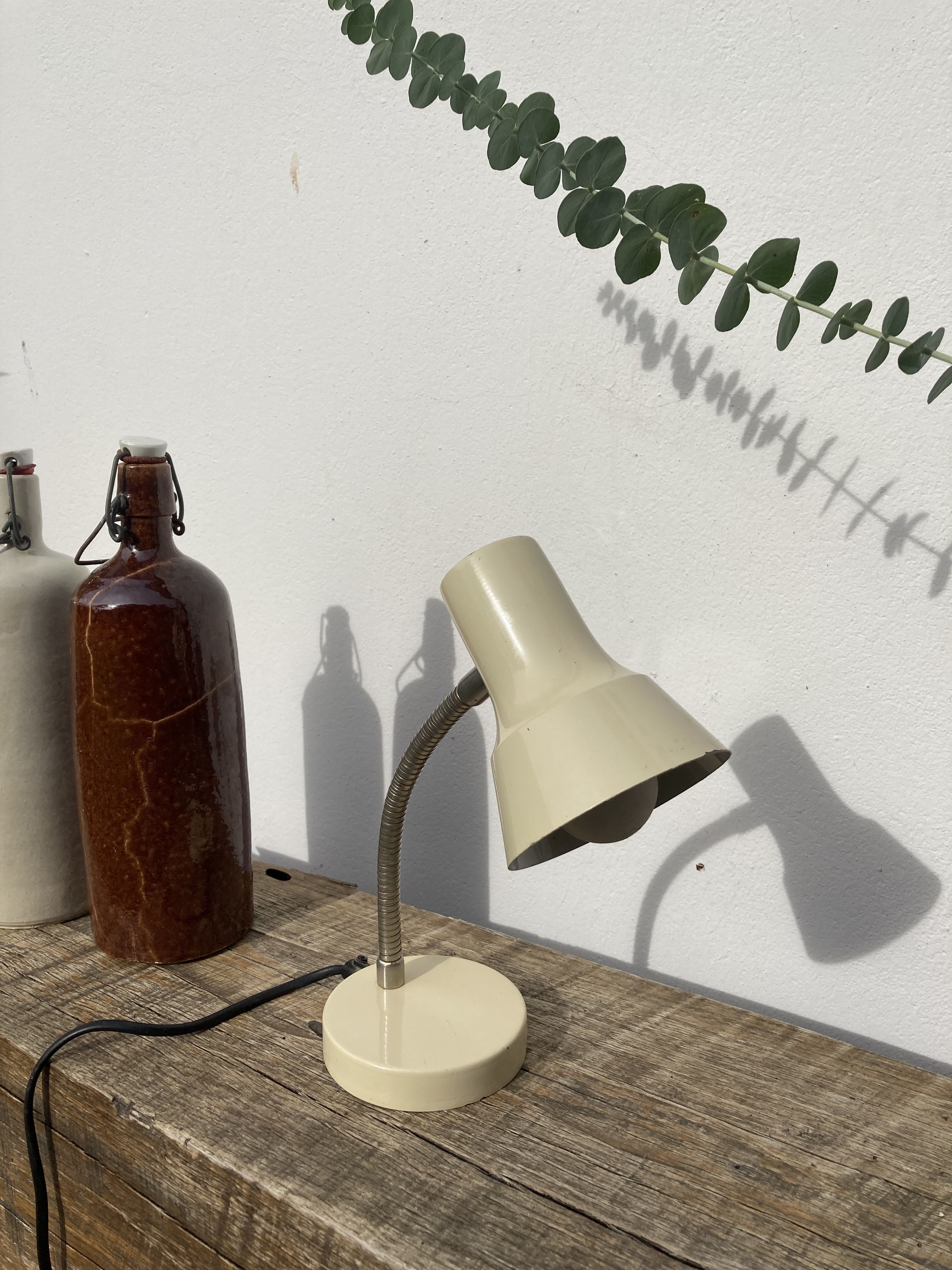Vintage articulated industrial beige metal desk lamp