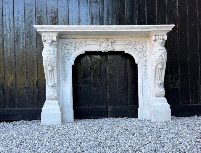 Napoleon III fireplace in white statuary Carrara marble, circa 1880.
