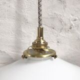 Serrated opaline suspension