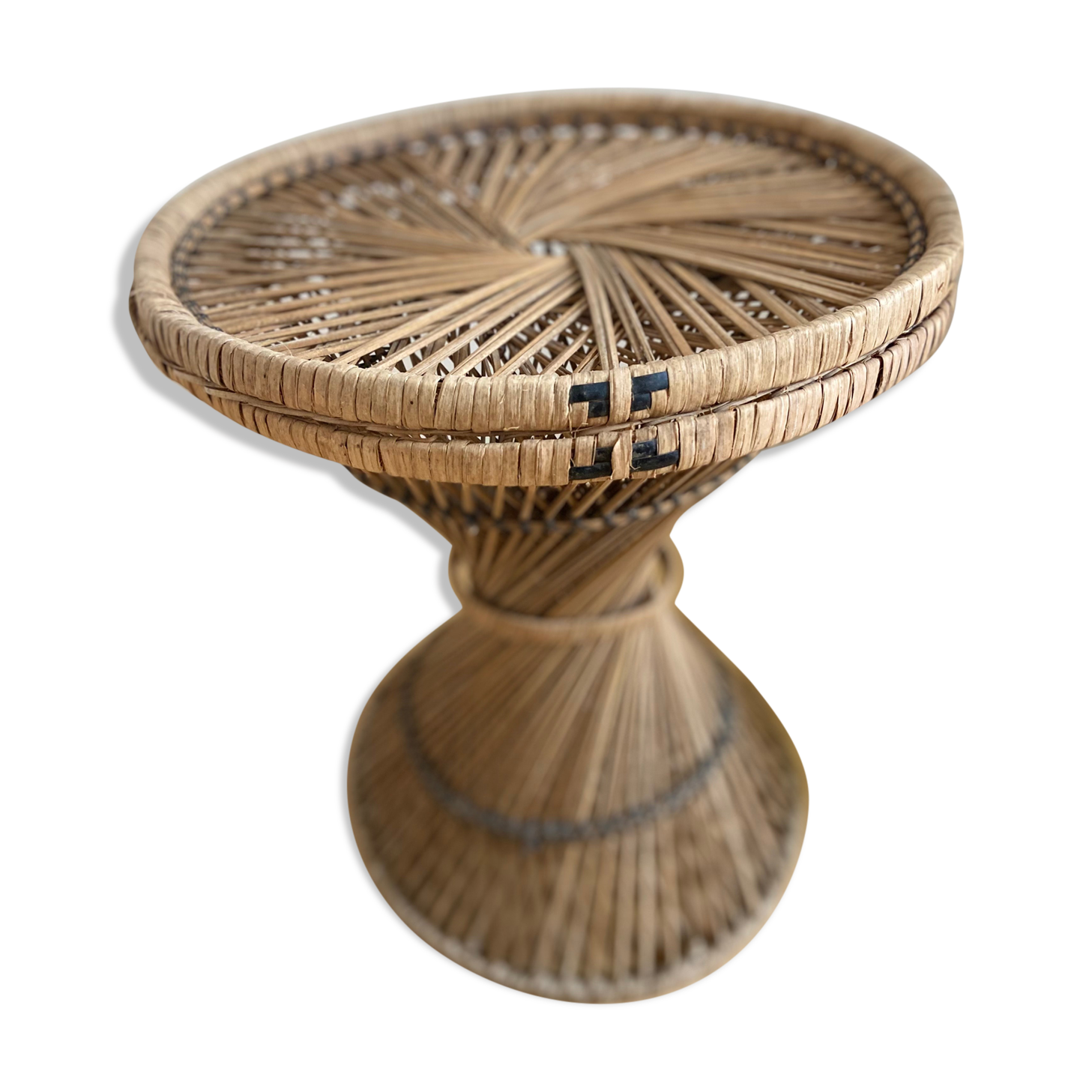 Diabolo rattan stool