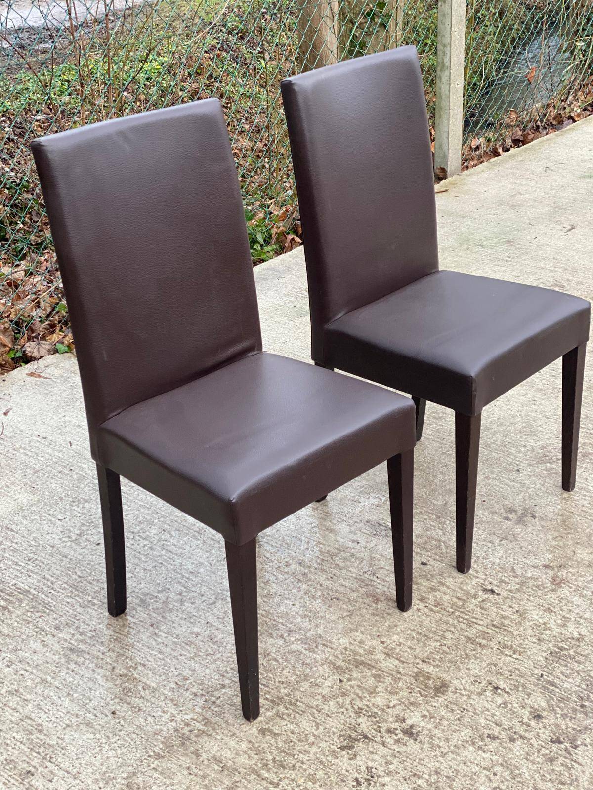 2 Italian Vega chairs in brown leather with high back