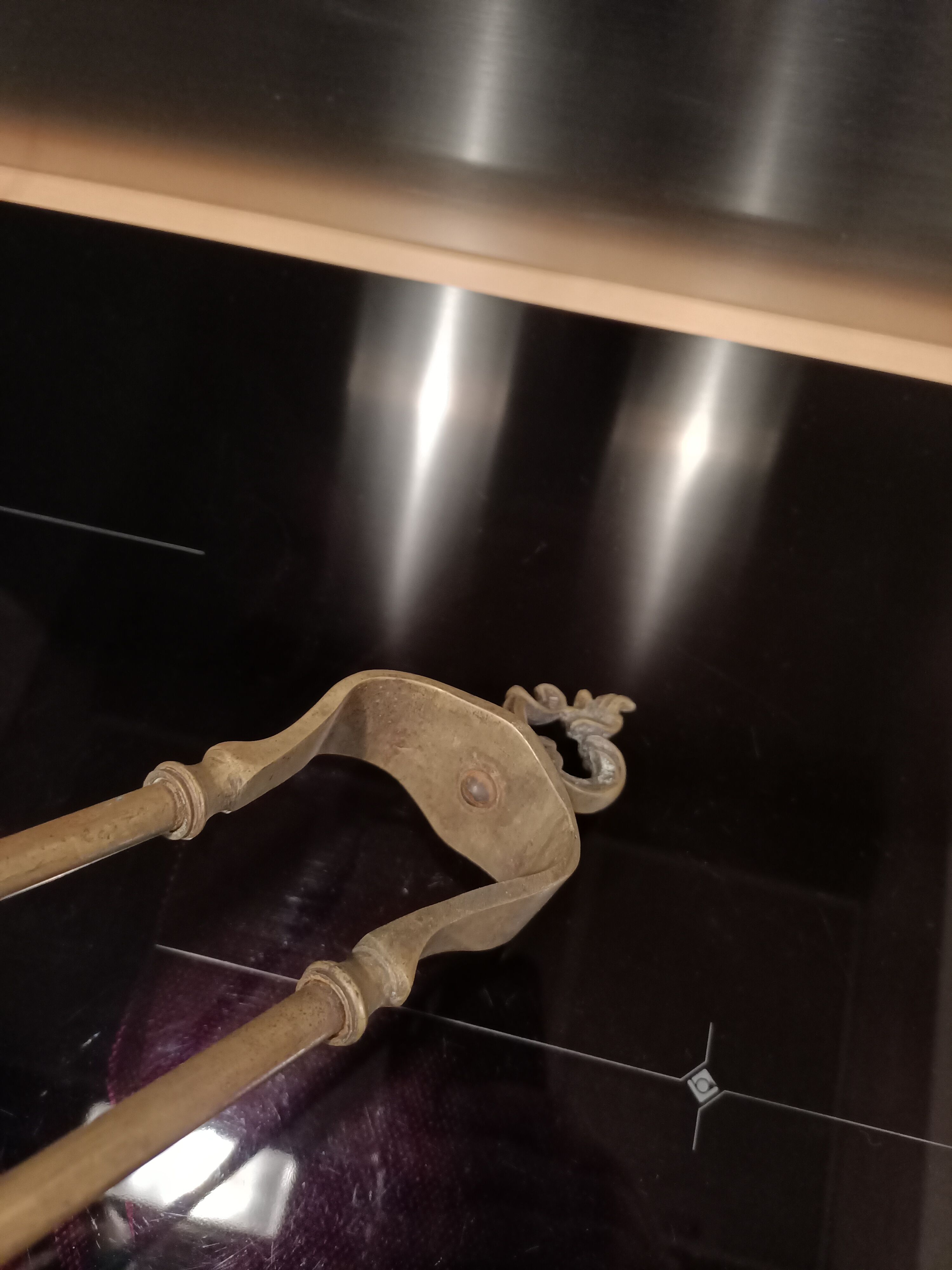 Brass clamp for chimney servant