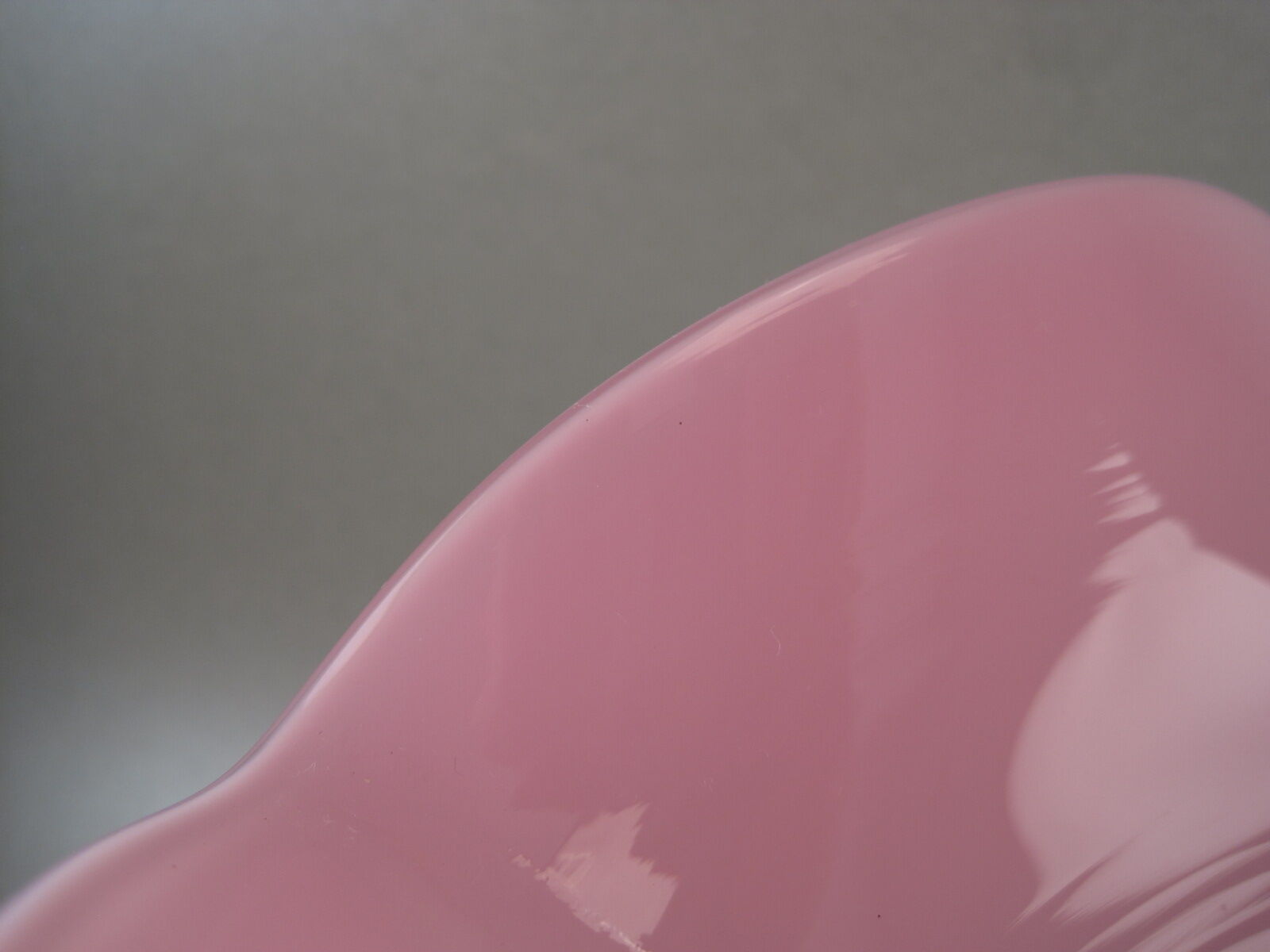 Cup on piedouche in pink opaline and translucent white period XX th