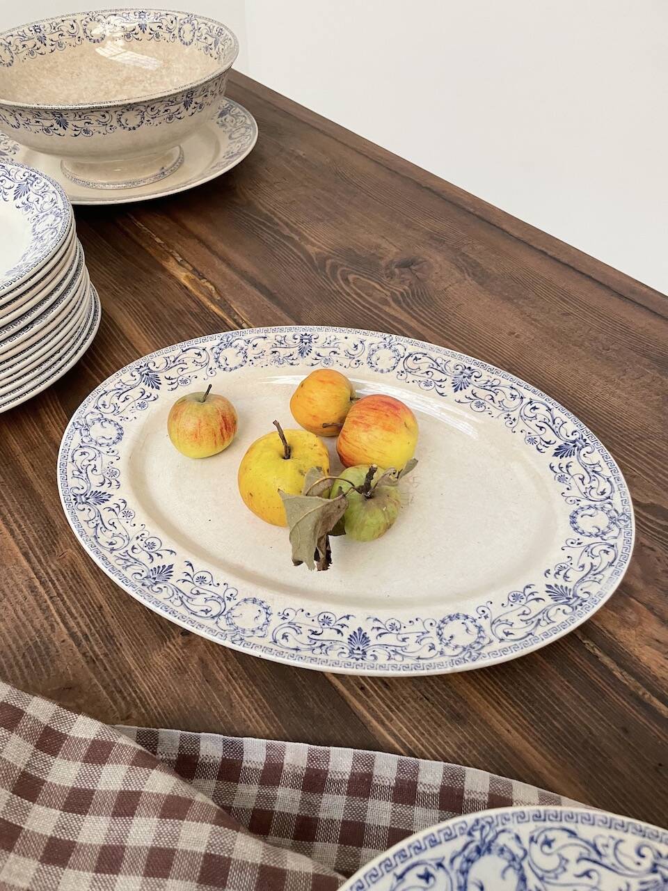 Set of 23 pieces of Marie Louise ironstone service