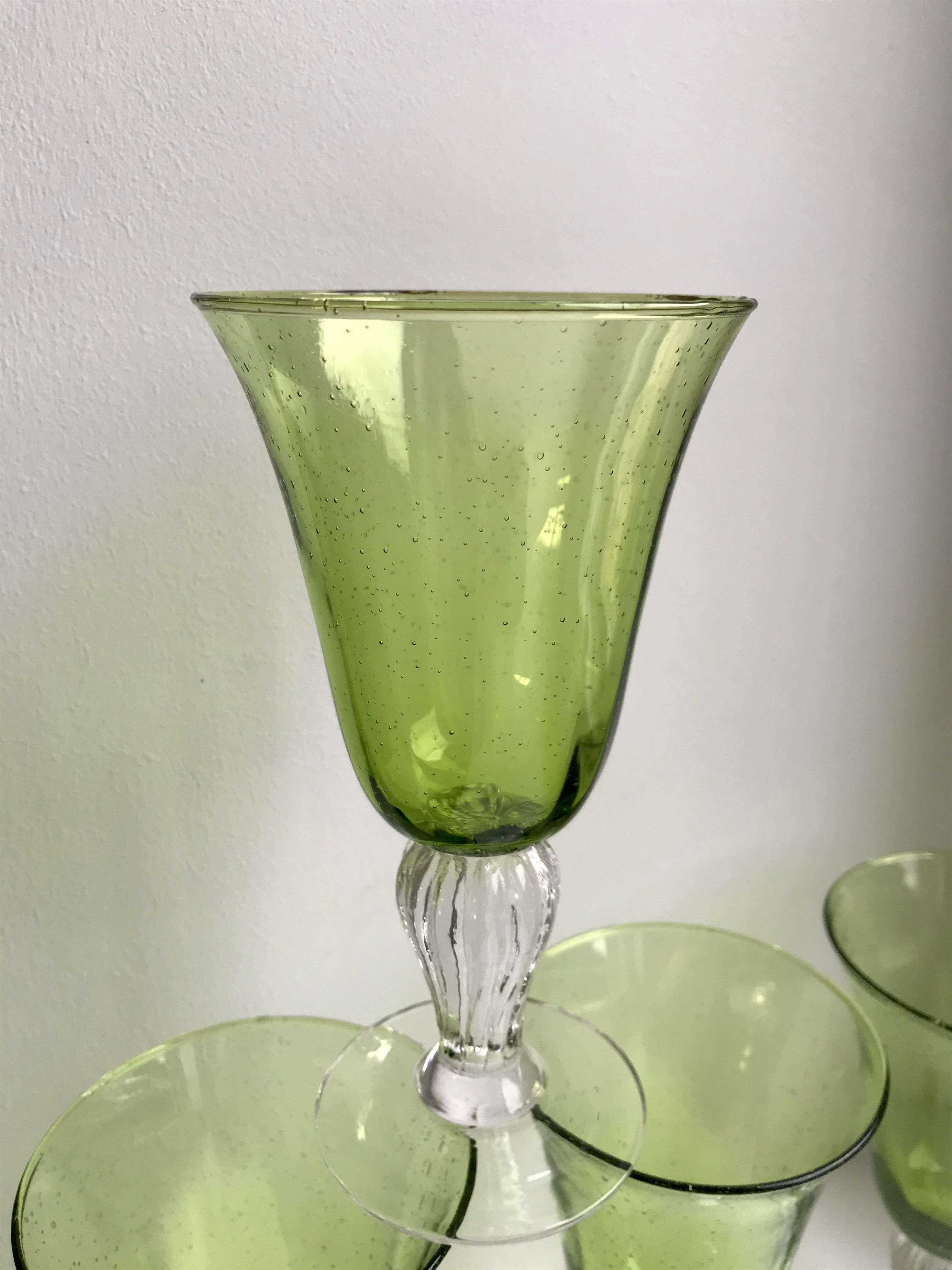 Set of 4 wine glass bubbled glass of Biot green 70s