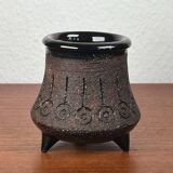 Mid-century studio ceramic tripod vase by Eke Bjeren for Gabriel Keramik, 1960s.